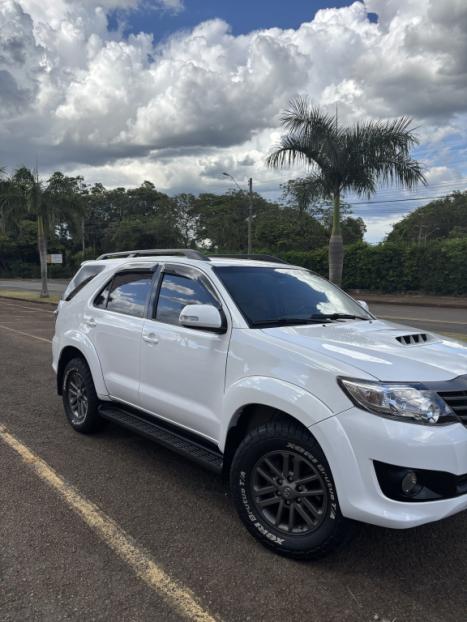 TOYOTA Hilux SW4 3.0 16V 4P SRV 4X4 7 LUGARES TURBO DIESEL AUTOM�TICO, Foto 2