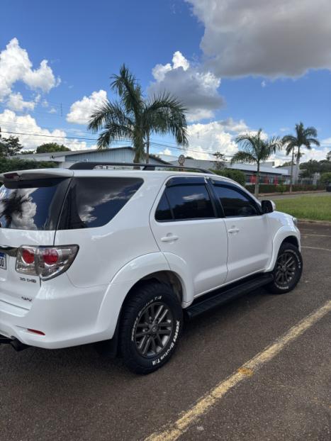 TOYOTA Hilux SW4 3.0 16V 4P SRV 4X4 7 LUGARES TURBO DIESEL AUTOM�TICO, Foto 3