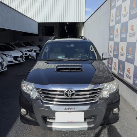 TOYOTA Hilux SW4 3.0 16V 4P SRV 4X4 7 LUGARES TURBO DIESEL AUTOM�TICO, Foto 2