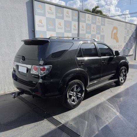 TOYOTA Hilux SW4 3.0 16V 4P SRV 4X4 7 LUGARES TURBO DIESEL AUTOM�TICO, Foto 4