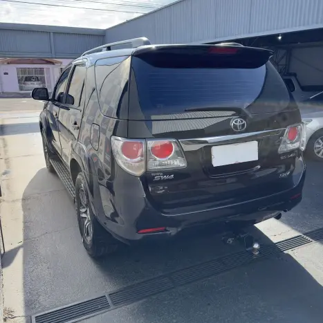 TOYOTA Hilux SW4 3.0 16V 4P SRV 4X4 7 LUGARES TURBO DIESEL AUTOM�TICO, Foto 6