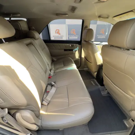 TOYOTA Hilux SW4 3.0 16V 4P SRV 4X4 7 LUGARES TURBO DIESEL AUTOM�TICO, Foto 11