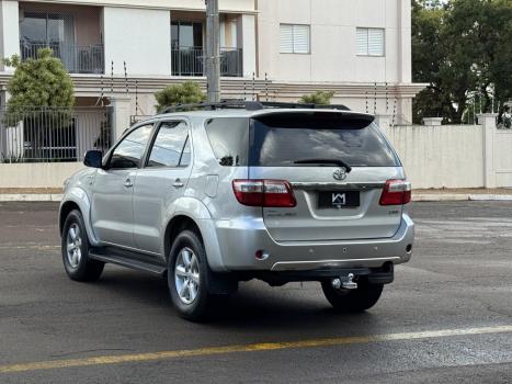 TOYOTA Hilux SW4 3.0 V6 12V 4P SRV 4X4 TURBO DIESEL AUTOM�TICO, Foto 6