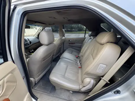 TOYOTA Hilux SW4 3.0 V6 12V 4P SRV 4X4 TURBO DIESEL AUTOM�TICO, Foto 9