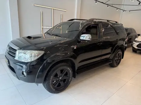 TOYOTA Hilux SW4 3.0 16V 4P SRV 4X4 7 LUGARES TURBO DIESEL AUTOM�TICO, Foto 3