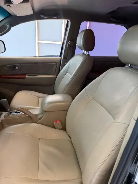 TOYOTA Hilux SW4 3.0 16V 4P SRV 4X4 7 LUGARES TURBO DIESEL AUTOM�TICO, Foto 5