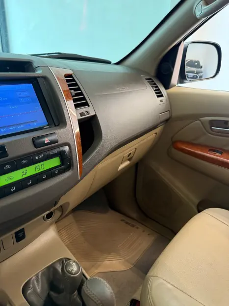 TOYOTA Hilux SW4 3.0 16V 4P SRV 4X4 7 LUGARES TURBO DIESEL AUTOM�TICO, Foto 7