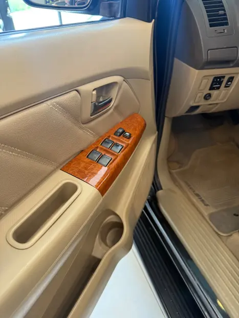 TOYOTA Hilux SW4 3.0 16V 4P SRV 4X4 7 LUGARES TURBO DIESEL AUTOM�TICO, Foto 10