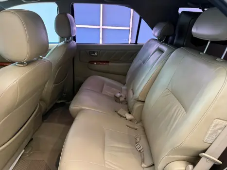 TOYOTA Hilux SW4 3.0 16V 4P SRV 4X4 7 LUGARES TURBO DIESEL AUTOM�TICO, Foto 11