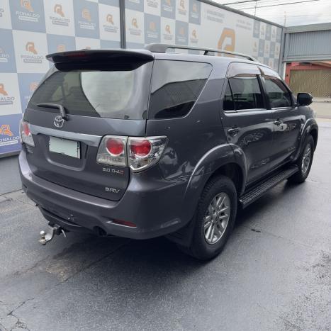 TOYOTA Hilux SW4 3.0 16V 4P SRV 4X4 7 LUGARES TURBO DIESEL AUTOM�TICO, Foto 4