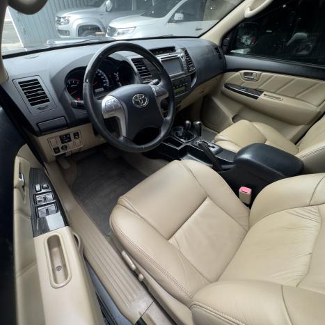 TOYOTA Hilux SW4 3.0 16V 4P SRV 4X4 7 LUGARES TURBO DIESEL AUTOM�TICO, Foto 6