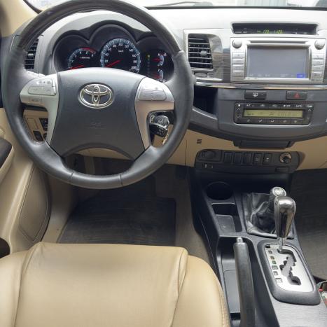 TOYOTA Hilux SW4 3.0 16V 4P SRV 4X4 7 LUGARES TURBO DIESEL AUTOM�TICO, Foto 8