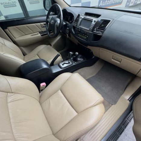 TOYOTA Hilux SW4 3.0 16V 4P SRV 4X4 7 LUGARES TURBO DIESEL AUTOM�TICO, Foto 12