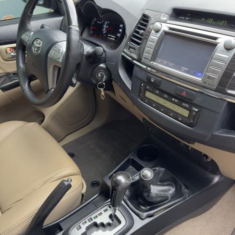 TOYOTA Hilux SW4 3.0 16V 4P SRV 4X4 7 LUGARES TURBO DIESEL AUTOM�TICO, Foto 15