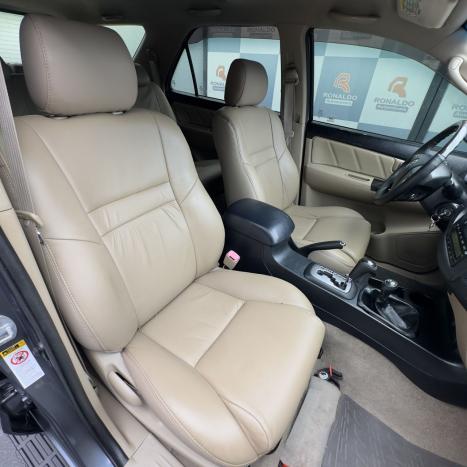 TOYOTA Hilux SW4 3.0 16V 4P SRV 4X4 7 LUGARES TURBO DIESEL AUTOM�TICO, Foto 14