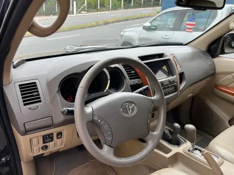 TOYOTA Hilux SW4 3.0 16V 4P SRV 4X4 7 LUGARES TURBO DIESEL AUTOM�TICO, Foto 10