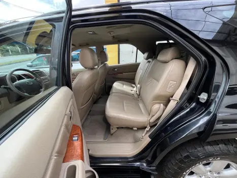TOYOTA Hilux SW4 3.0 16V 4P SRV 4X4 7 LUGARES TURBO DIESEL AUTOM�TICO, Foto 11