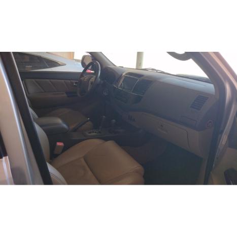 TOYOTA Hilux SW4 3.0 16V 4P SRV 4X4 7 LUGARES TURBO DIESEL AUTOM�TICO, Foto 4