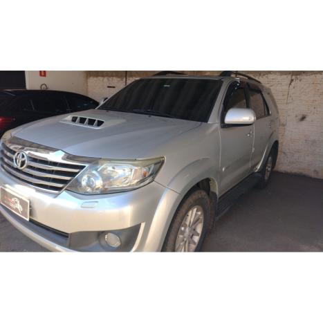 TOYOTA Hilux SW4 3.0 16V 4P SRV 4X4 7 LUGARES TURBO DIESEL AUTOM�TICO, Foto 2
