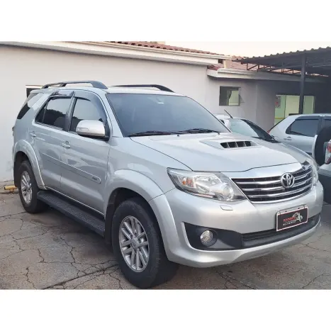 TOYOTA Hilux SW4 3.0 16V 4P SRV 4X4 7 LUGARES TURBO DIESEL AUTOM�TICO, Foto 1