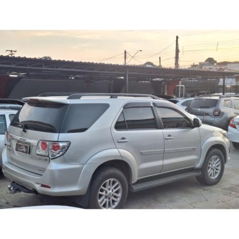 TOYOTA Hilux SW4 3.0 16V 4P SRV 4X4 7 LUGARES TURBO DIESEL AUTOM�TICO, Foto 2