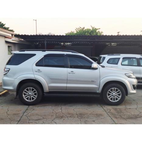 TOYOTA Hilux SW4 3.0 16V 4P SRV 4X4 7 LUGARES TURBO DIESEL AUTOM�TICO, Foto 3