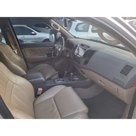 TOYOTA Hilux SW4 3.0 16V 4P SRV 4X4 7 LUGARES TURBO DIESEL AUTOM�TICO, Foto 6