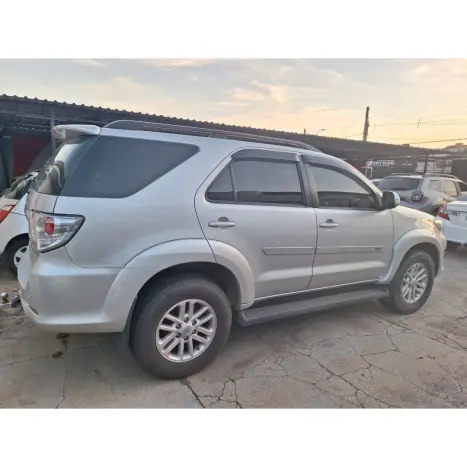 TOYOTA Hilux SW4 3.0 16V 4P SRV 4X4 7 LUGARES TURBO DIESEL AUTOM�TICO, Foto 10