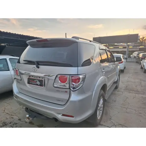 TOYOTA Hilux SW4 3.0 16V 4P SRV 4X4 7 LUGARES TURBO DIESEL AUTOM�TICO, Foto 13