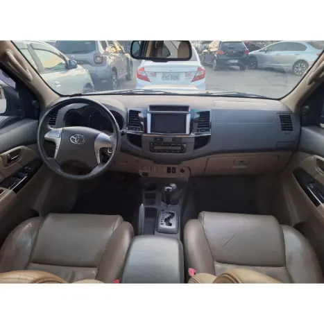 TOYOTA Hilux SW4 3.0 16V 4P SRV 4X4 7 LUGARES TURBO DIESEL AUTOM�TICO, Foto 14