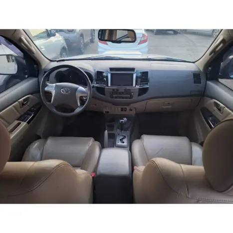 TOYOTA Hilux SW4 3.0 16V 4P SRV 4X4 7 LUGARES TURBO DIESEL AUTOM�TICO, Foto 16