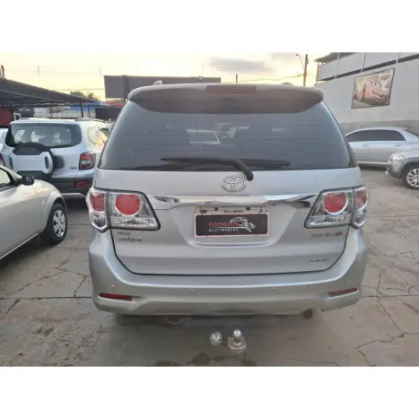 TOYOTA Hilux SW4 3.0 16V 4P SRV 4X4 7 LUGARES TURBO DIESEL AUTOM�TICO, Foto 19