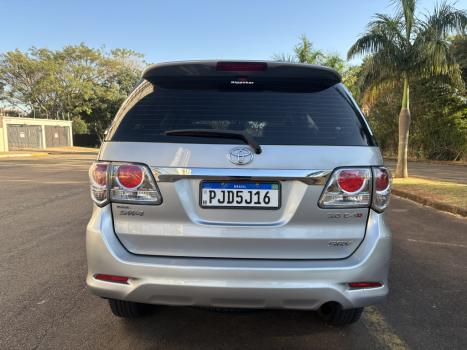 TOYOTA Hilux SW4 3.0 16V 4P SRV 4X4 TURBO DIESEL AUTOM�TICO, Foto 2