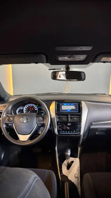TOYOTA Yaris Hatch 1.5 16V 4P FLEX XL PLUS CONNECT MULTIDRIVE AUTOMTICO CVT, Foto 9