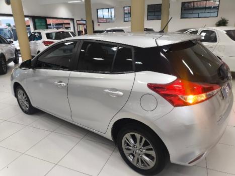 TOYOTA Yaris Hatch 1.3 16V 4P FLEX XL PLUS TECH MULTIDRIVE AUTOMTICO CVT, Foto 17