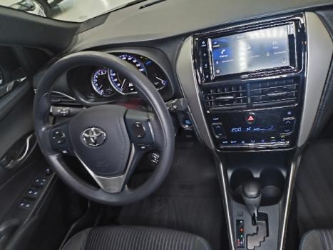 TOYOTA Yaris Hatch 1.3 16V 4P FLEX XL PLUS TECH MULTIDRIVE AUTOMTICO CVT, Foto 21
