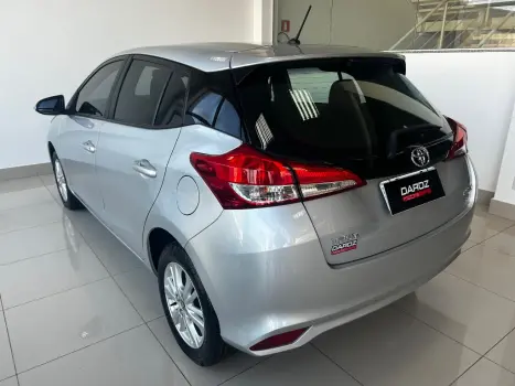 TOYOTA Yaris Hatch 1.3 16V 4P FLEX XL, Foto 4