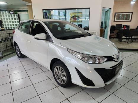 TOYOTA Yaris Hatch 1.5 16V 4P FLEX XL PLUS CONNECT MULTIDRIVE AUTOMTICO CVT, Foto 3