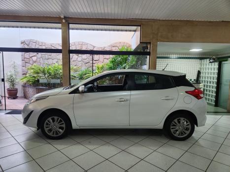 TOYOTA Yaris Hatch 1.5 16V 4P FLEX XL PLUS CONNECT MULTIDRIVE AUTOMTICO CVT, Foto 4