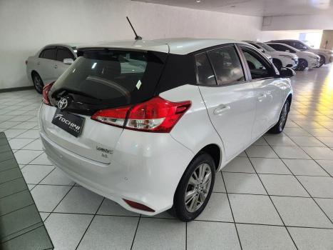 TOYOTA Yaris Hatch 1.5 16V 4P FLEX XL PLUS CONNECT MULTIDRIVE AUTOMTICO CVT, Foto 11