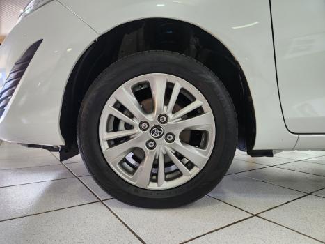 TOYOTA Yaris Hatch 1.5 16V 4P FLEX XL PLUS CONNECT MULTIDRIVE AUTOMTICO CVT, Foto 13