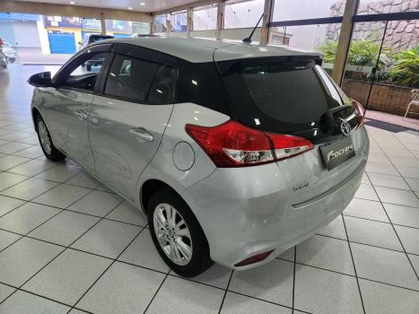 TOYOTA Yaris Hatch 1.3 16V 4P FLEX XL MULTIDRIVE AUTOM�TICO CVT, Foto 5