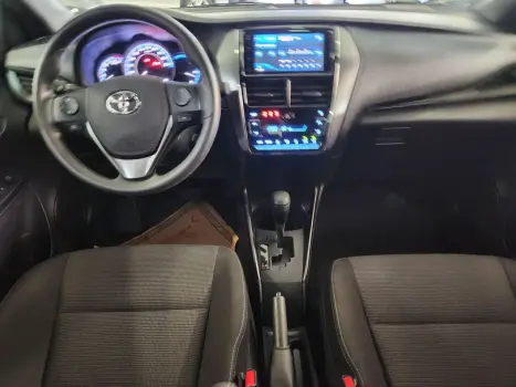 TOYOTA Yaris Hatch 1.5 16V 4P FLEX XL MULTIDRIVE AUTOM�TICO CVT, Foto 6