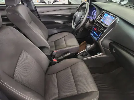 TOYOTA Yaris Hatch 1.5 16V 4P FLEX XL MULTIDRIVE AUTOM�TICO CVT, Foto 7