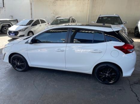 TOYOTA Yaris Hatch 1.3 16V 4P FLEX XL PLUS TECH MULTIDRIVE AUTOM�TICO CVT, Foto 2