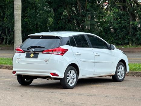 TOYOTA Yaris Hatch 1.3 16V 4P FLEX XL PLUS TECH MULTIDRIVE AUTOM�TICO CVT, Foto 2