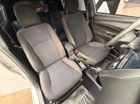 TOYOTA Yaris Hatch 1.5 16V 4P FLEX XL PLUS CONNECT MULTIDRIVE AUTOM�TICO CVT, Foto 6