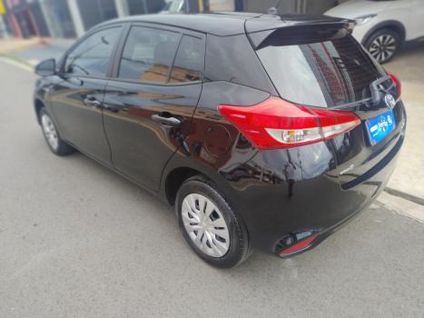 TOYOTA Yaris Hatch 1.5 16V 4P FLEX XL PLUS CONNECT MULTIDRIVE AUTOM�TICO CVT, Foto 2