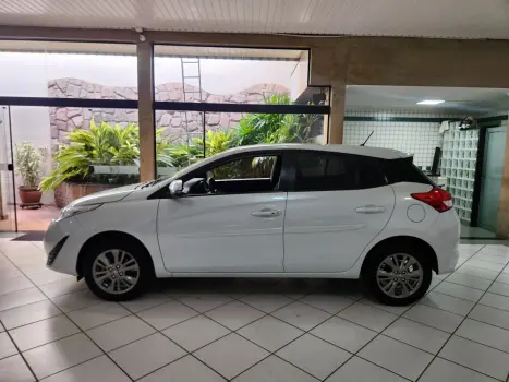 TOYOTA Yaris Hatch 1.5 16V 4P FLEX XL PLUS CONNECT MULTIDRIVE AUTOM�TICO CVT, Foto 4