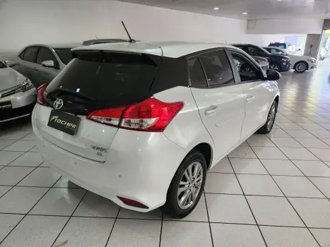 TOYOTA Yaris Hatch 1.5 16V 4P FLEX XL PLUS CONNECT MULTIDRIVE AUTOM�TICO CVT, Foto 10